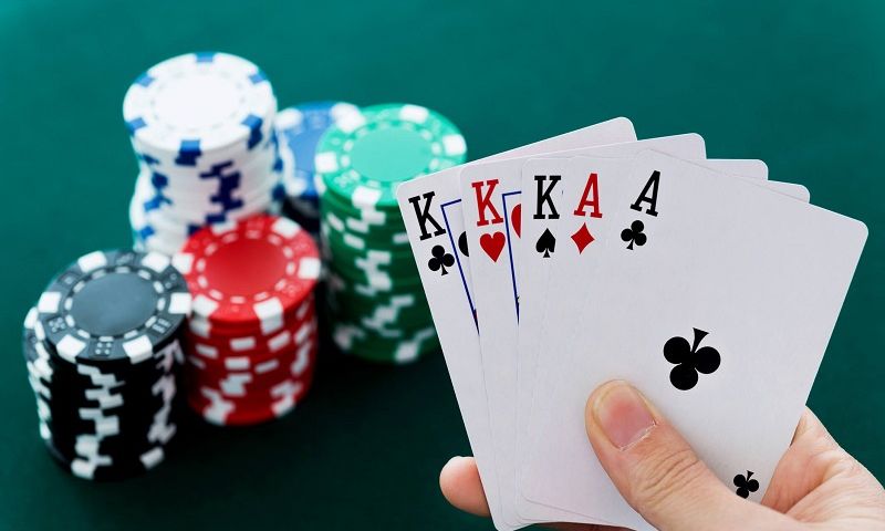 Hướng dẫn các vòng chơi poker tại Shbet